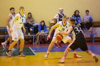 Спортивный зал стадиона «САТУРН»
